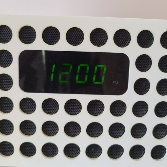Philips SBT310w/37 Bluetooth Clock Speaker - Picture 3 of 7